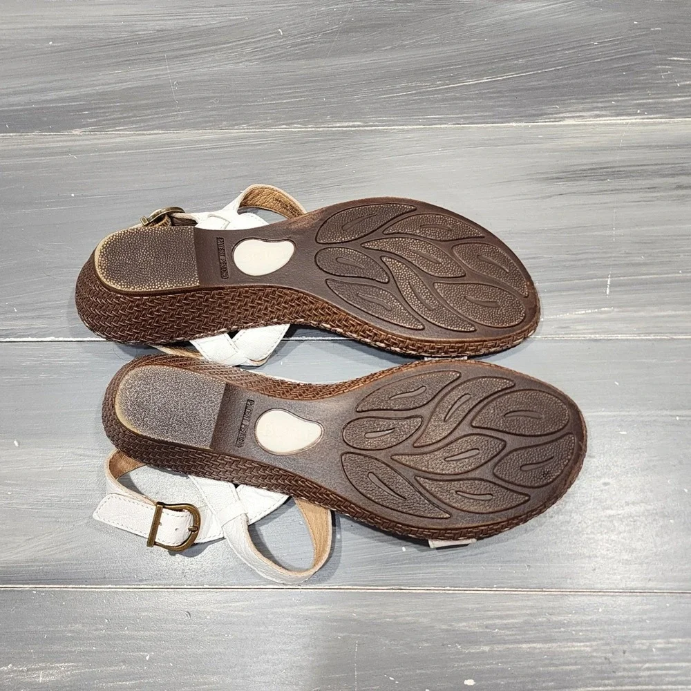 Born White Leather Wedge Sandals Womens 9M‎ Buckle Ankle Strap Boho
